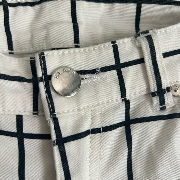 Divided White Pants with Black Grid Pattern 8 - Picture 3 of 16